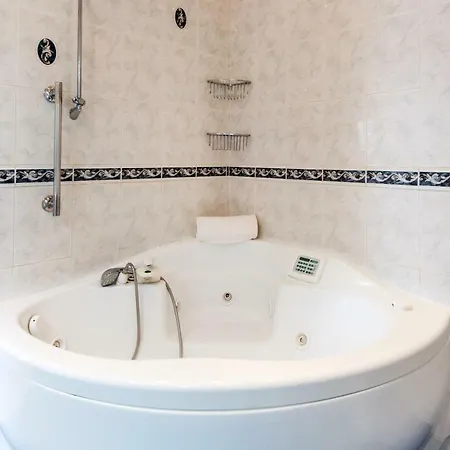 Rentandhomes Boliches Penthouse